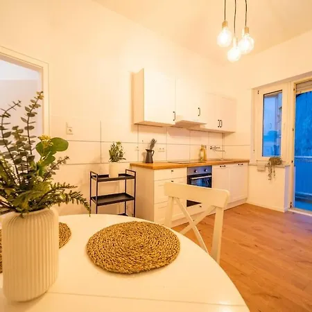 Gemuetliche Am Hauptbahnhof Koblenz Apartment